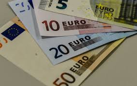 As bolsas na Europa fecharam em baixa nesta quinta-feira, 17, na primeira possibilidade no continente de reação aos posicionamentos do Federal Reserve (Fed, o banco central dos Estados Unidos) de quarta-feira