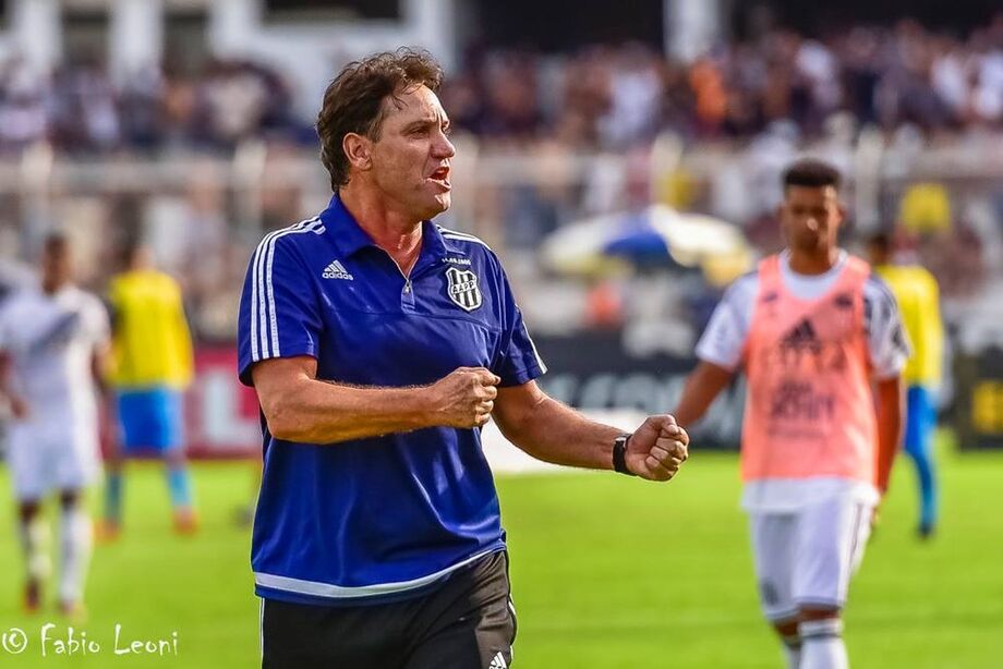 João Brigatti, técnico da Ponte Preta