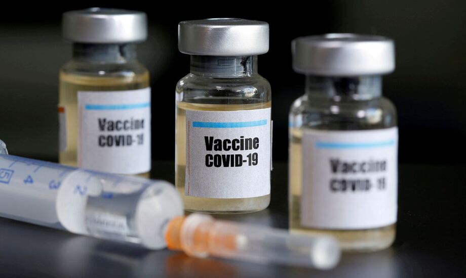 UE fecha acordo com Sanofi e GSK para compra de 300 milhões de doses de vacina