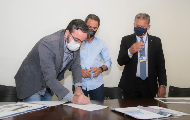 Prefeitura formalizou financiamento de quase R$ 100 milhões para projetos na capital