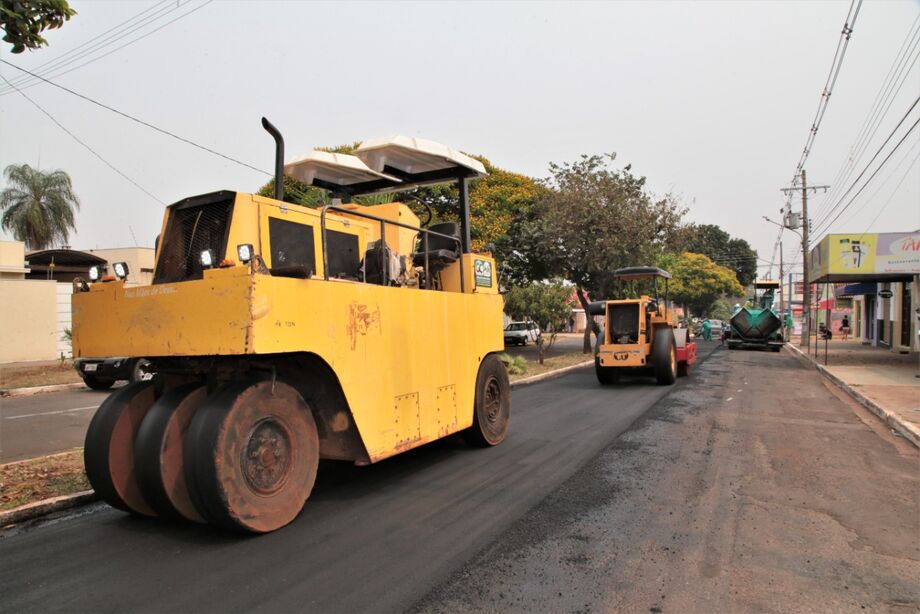 A Prefeitura de Campo Grande iniciou nesta sexta-feira (18) o recapeamento da Avenida Florestal, principal via de acesso ao Coophatrabalho, conjunto habitacional que tem uma população de 5 mil habitantes