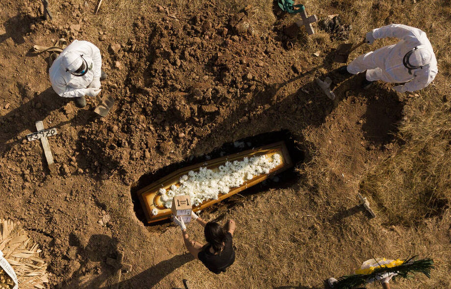 Já são 4.497.434 pessoas contaminadas e 135.857 mortos por coronavírus no Brasil
