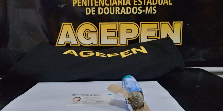 Em meio ao produto, foi encontrada substância análoga à maconha, pesando cerca de 60 gramas