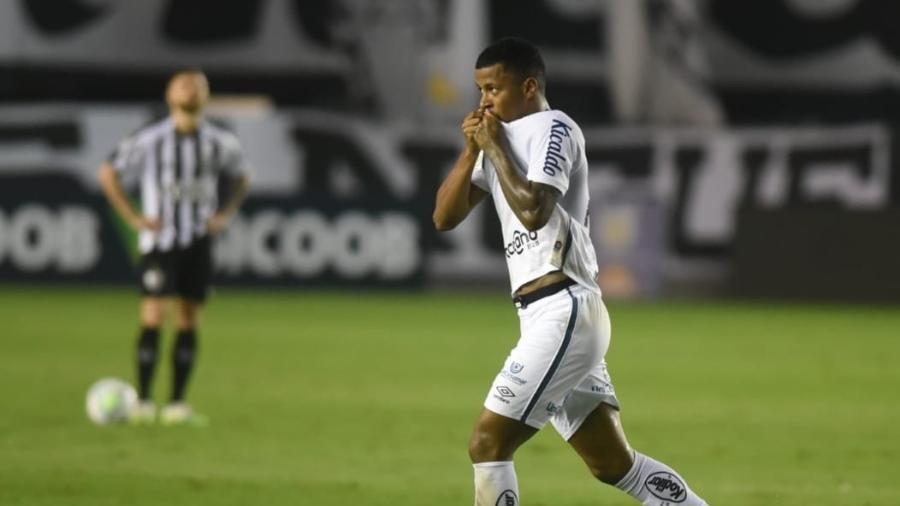No mês que vem, Soteldo deverá voltar a desfalcar o Santos