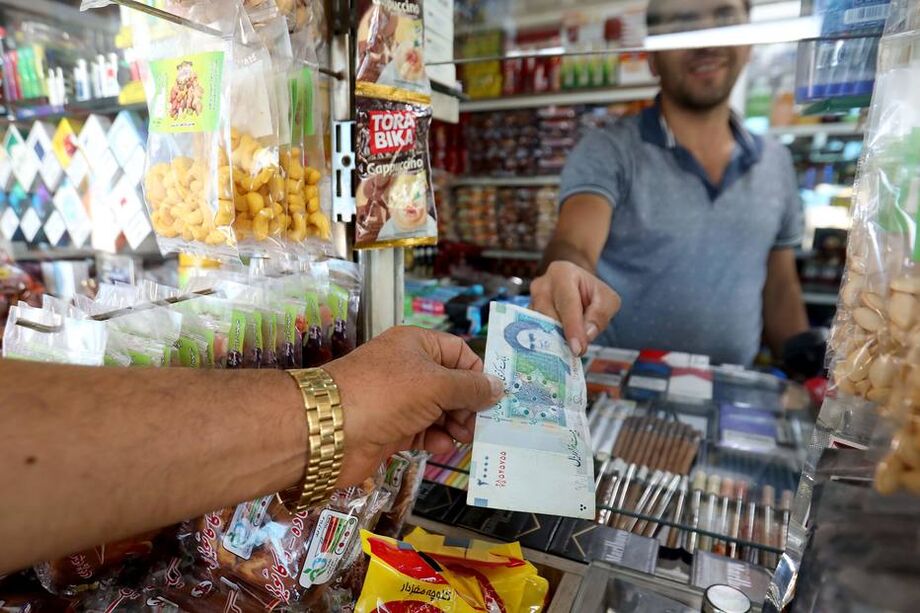 O rial perdeu mais de 30% de seu valor em relação ao dólar desde junho