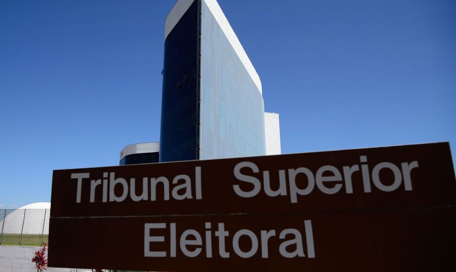 A quantidade exata de candidatos nas eleições de novembro ainda está muito aquém da previsão do TSE, de 700 mil