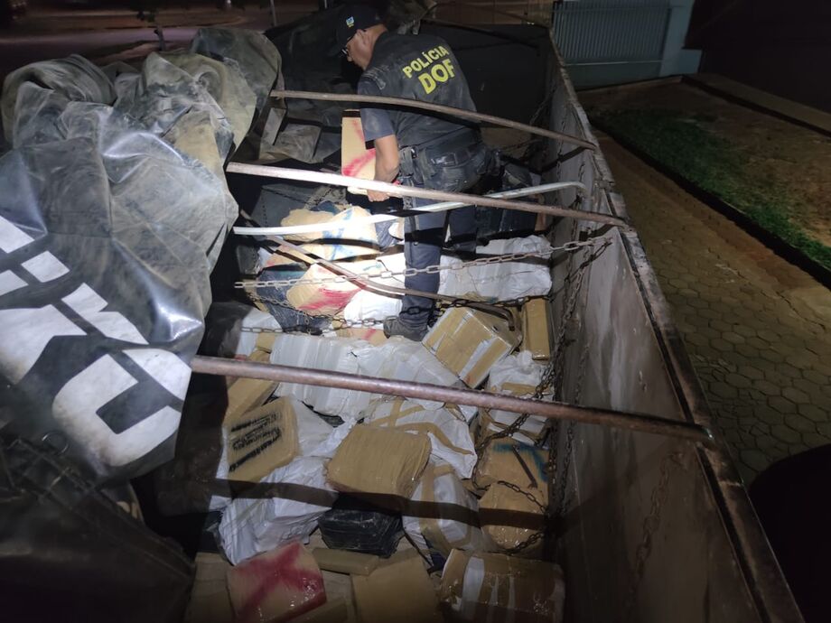 DOF apreende mais de 3 toneladas de maconha que seriam levadas para o Rio Grande do Sul