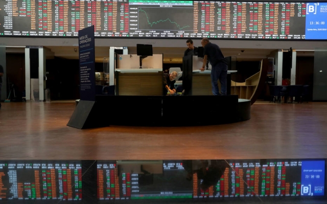 Com este cenário, o Ibovespa não sustentou os 98 mil pontos, correndo o risco de acelerar a busca pelos 94 mil pontos