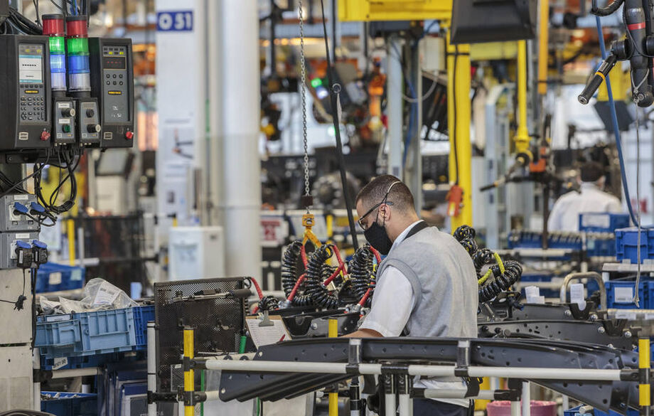 No setor privado, foram perdidos 10,7 milhões de postos de trabalho no segundo trimestre em relação ao segundo trimestre do ano passado