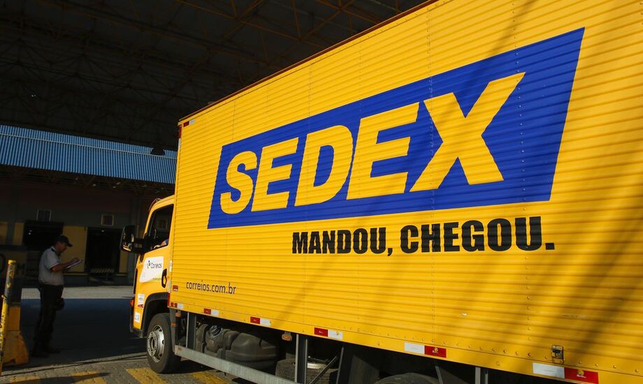Em nota, a empresa esclareceu que segue executando o plano de continuidade do negócio, com o objetivo de reduzir os efeitos da paralisação parcial dos empregados à população