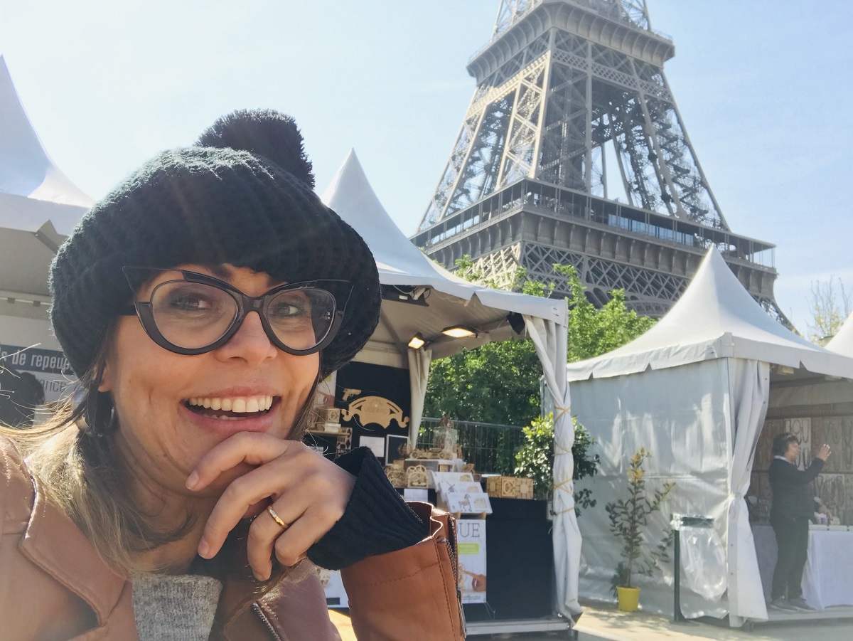 Jana aprendeu a lingua francesa já adulta após uma viagem para Paris, em 2008. Em 2013 criou o seu curso online FCM