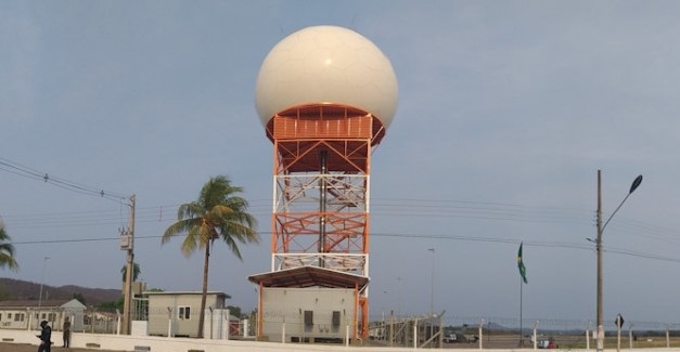 O presidente Jair Bolsonaro inaugura hoje, 18 de agosto, a estação de radares em Corumbá para controle do espaço aéreo nacional. A solenidade acontece na manhã desta terça-feira no Aeroporto Internacional da cidade.