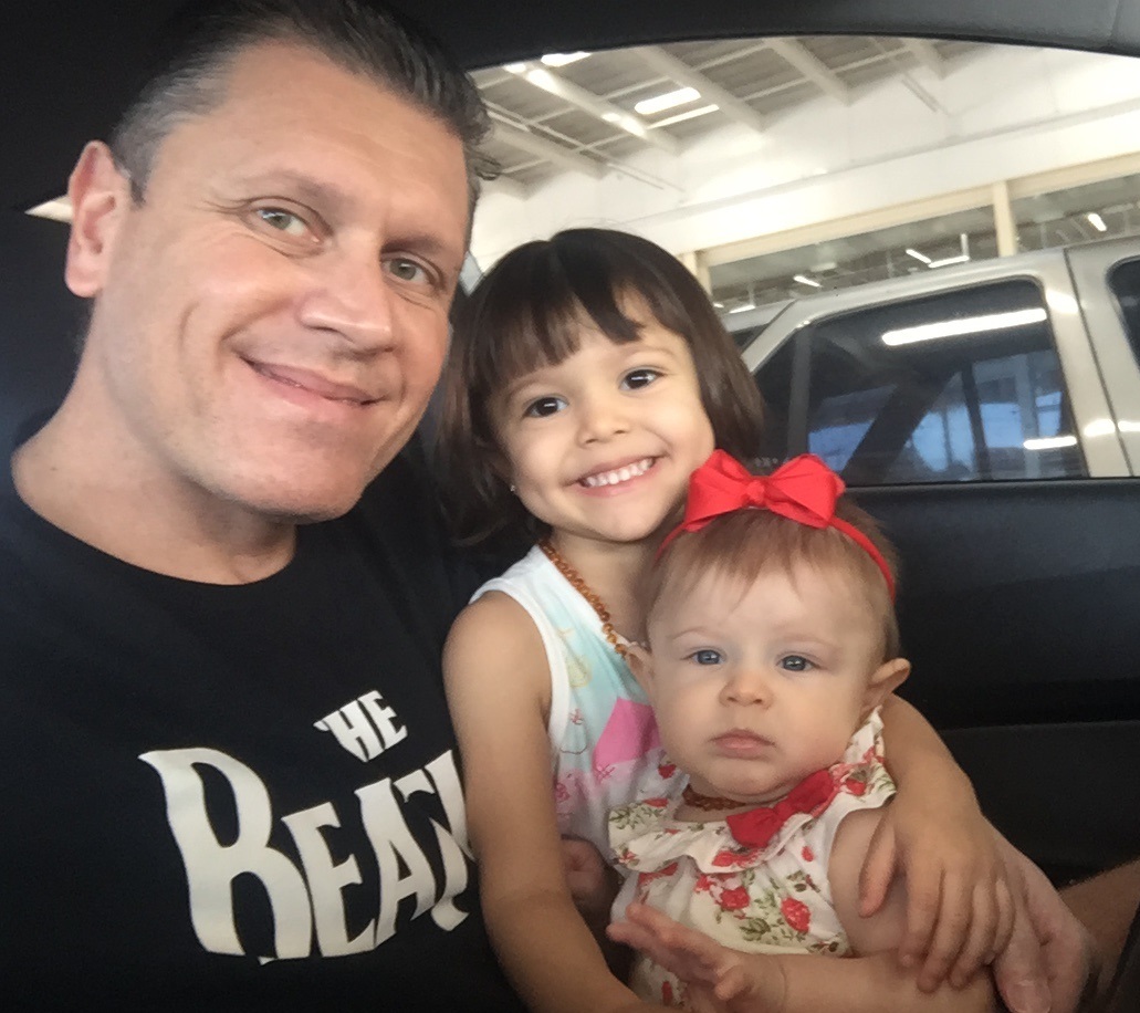 Reginaldo Toble Falcão, pai de duas meninas: Heloísa de três anos e Isadora de apenas sete meses.