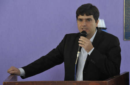 O prefeito Valdir Júnior