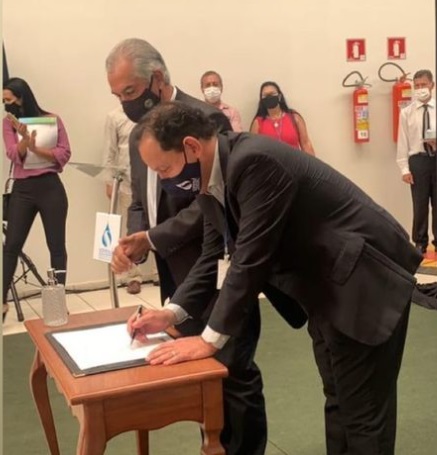 Governo do Estado de Mato Grosso do Sul, Sanesul e Aegea Saneamento celebram nesta sexta-feira (05/02) a assinatura do contrato da Parceria Público-Privada (PPP) para a operação dos serviços de coleta, afastamento e tratamento do esgoto em 68 cidades do estado.