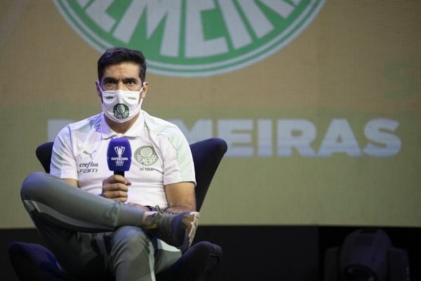 Abel elogia jogador do Flamengo, mas diz que Palmeiras teve mais chances na final