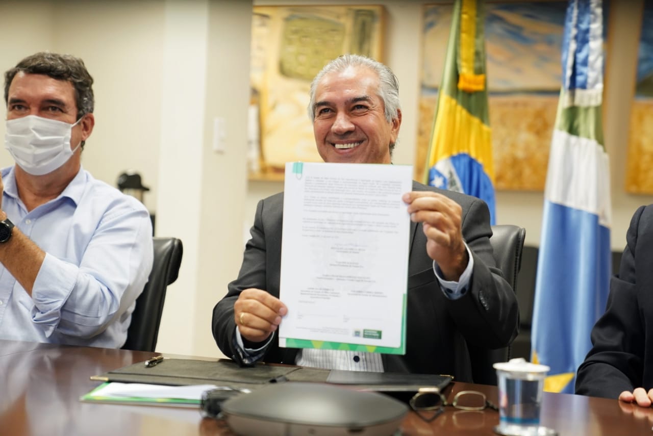 Em videoconferência, equipe do Governo do Estado assinou protocolo de intenções para MS receber a instalação da maior indústria de celulose do mundo