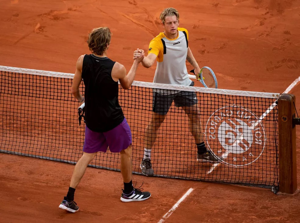 Alexander Zvervev vence Alejandro Davidovich Fokina 