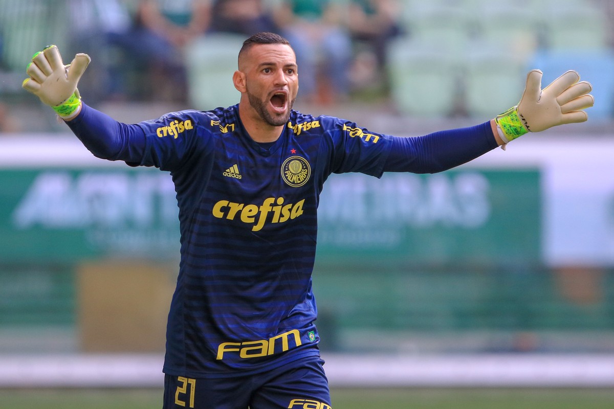 Weverton diz entender quando Abel reclama sobre desfalques: 