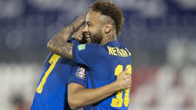 Neymar iguala Zico e Romário 