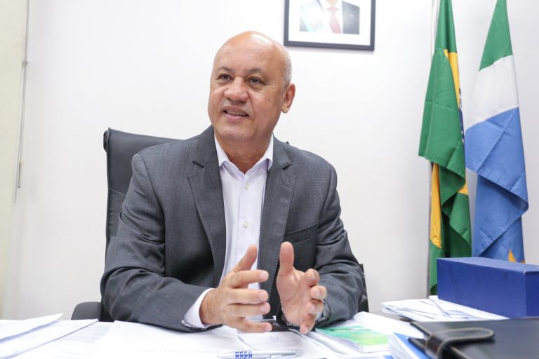  Diretor-presidente da Agepan, Carlos Alberto de Assis