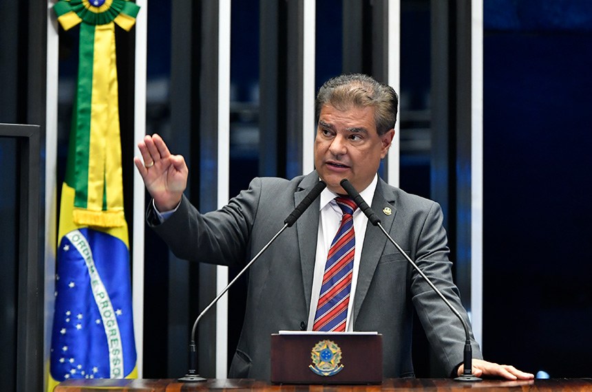 Nelsinho Trad é o autor do projeto, que homenageia o empresário Ueze Elias Zahran, falecido em 2018   Fonte: Agência Senado