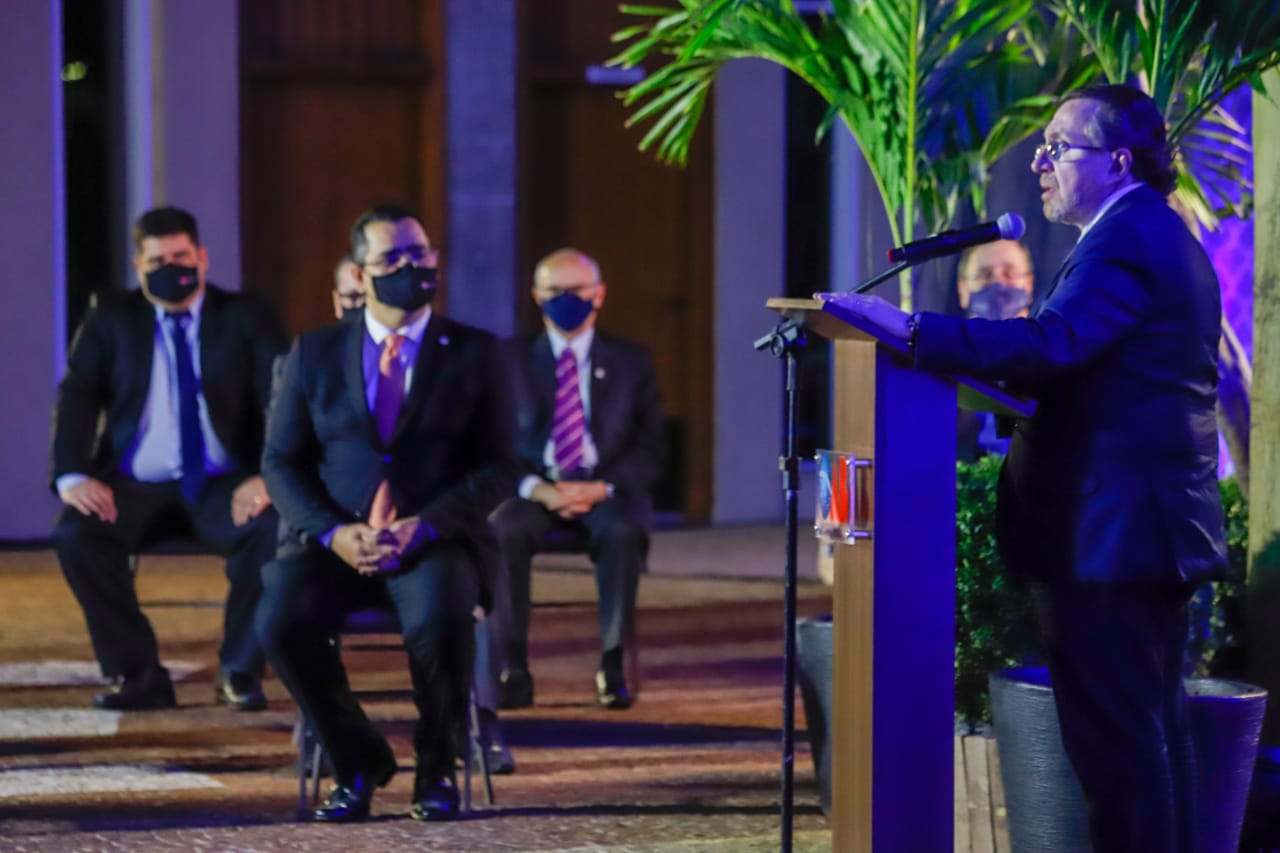 Presidente da OAB/MS Mansour Elias Karmouche fez o encerramento da noite.