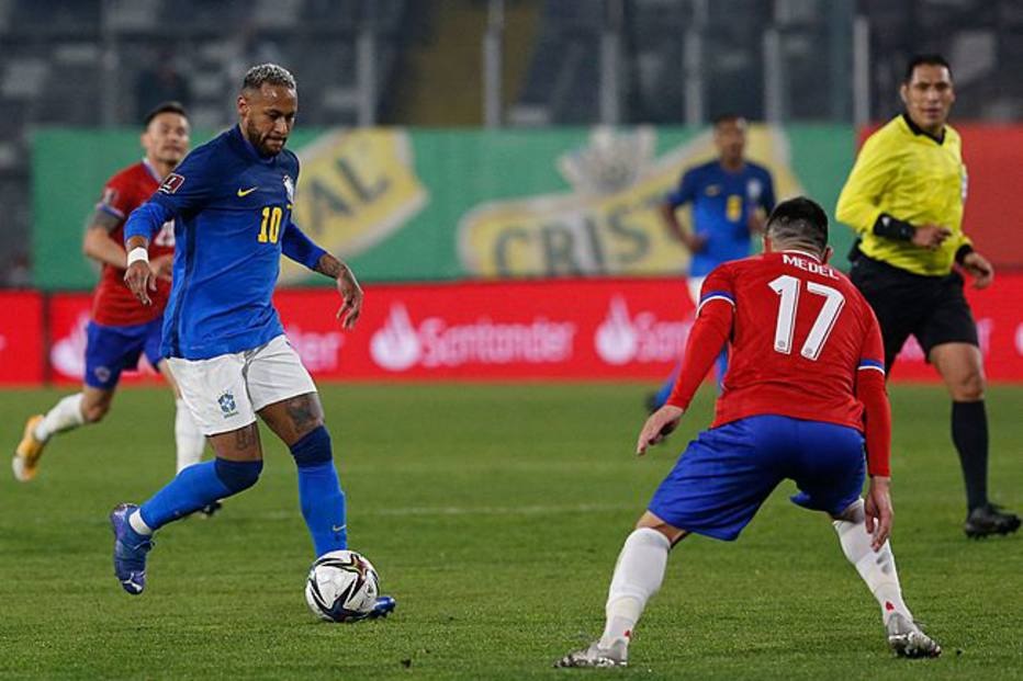 Neymar durante jogo contra o Chile pelas Eliminatórias