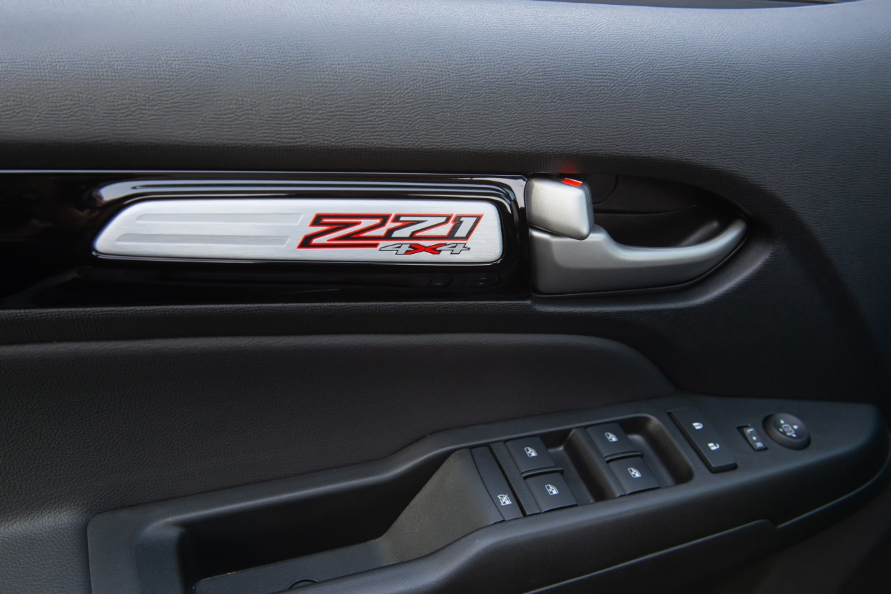 A nova versão Z71 traz acabamento todo escurecido pela cabine e carroceria.