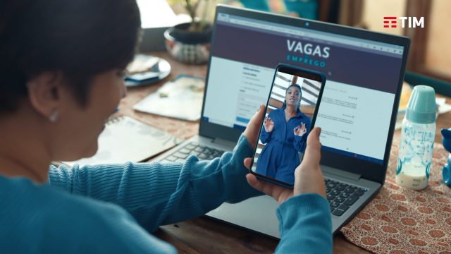 TIM estreia campanha com IZA para apresentar projeto focado em empregabilidade de mulheres