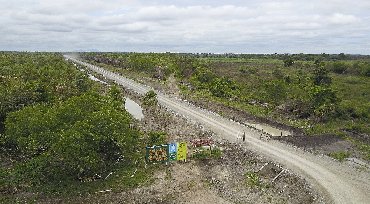 Obra de aterro já foi concluída e mais de 50% do traçado foram cascalhados. Na foto, a ligação com a MS-195