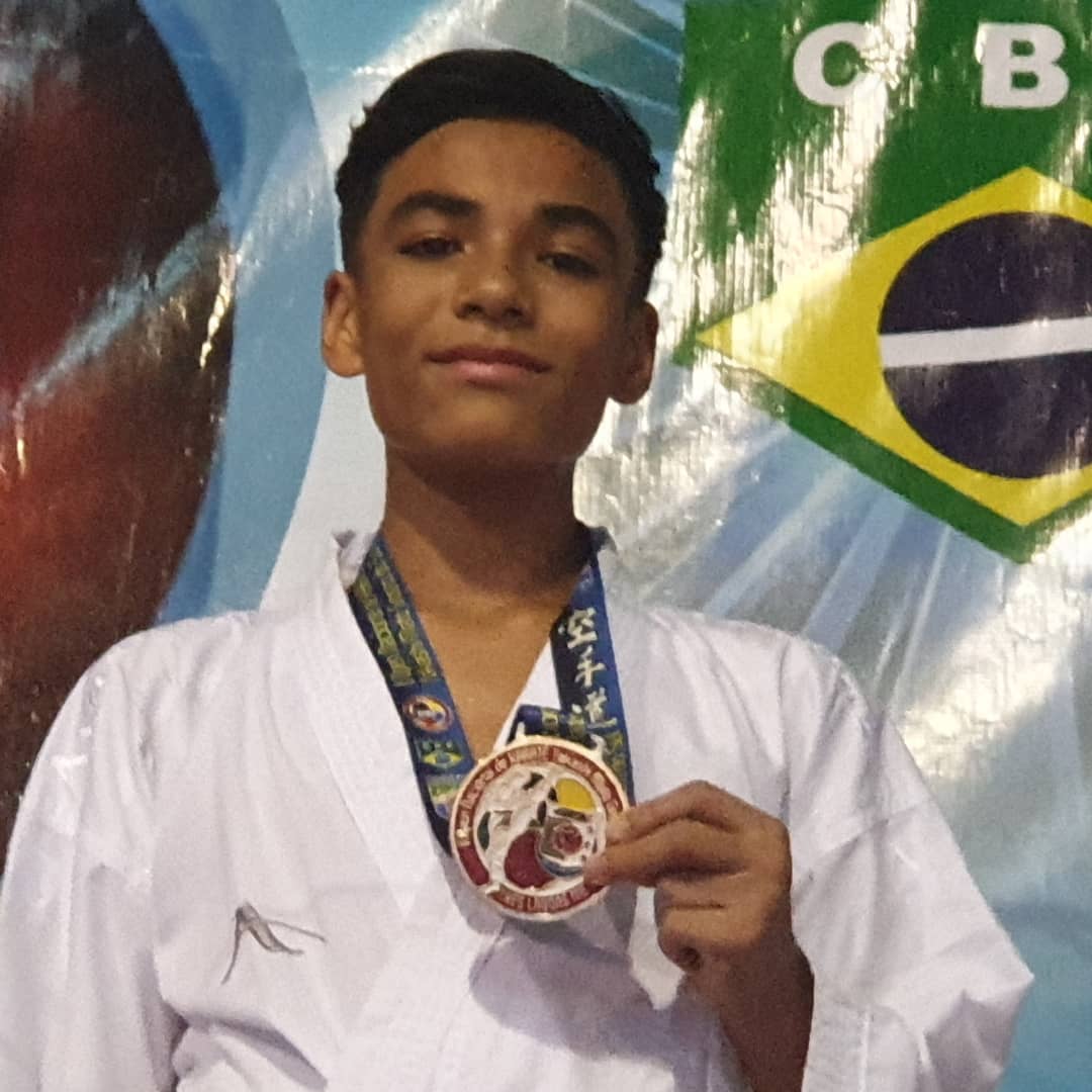 Filho mais novo de Val foi inspirado pelos irmãos