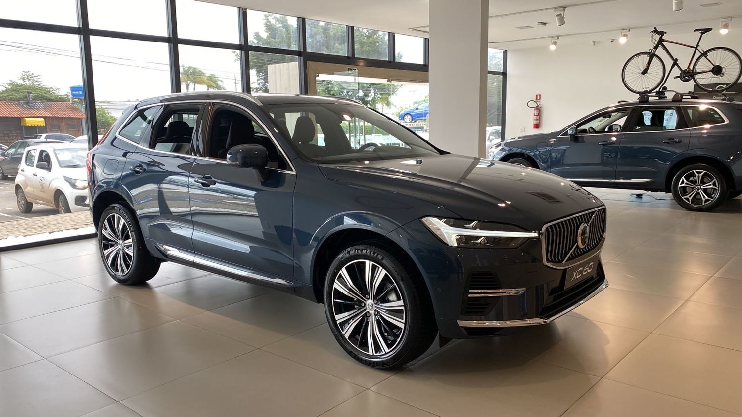 Volvo apresenta linha 2022 do XC60 em Brasília