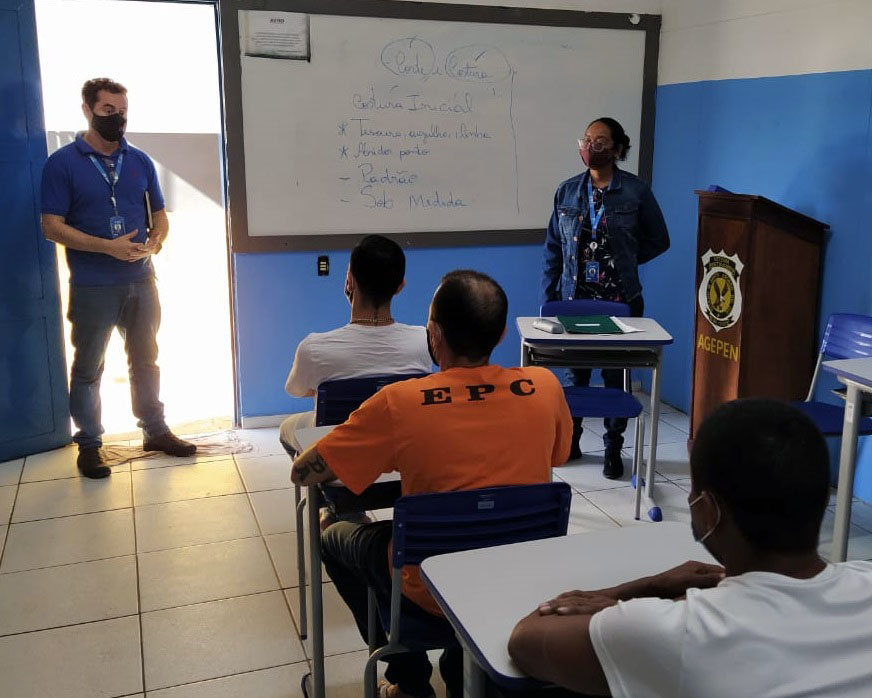 A ocupação, prevista na Lei de Execução Penal, é considerada uma das principais ferramentas de ressocialização.