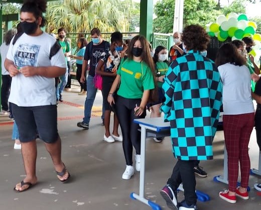 Estudantes foram recepcionados, seguindo protocolo de biossegurança.
