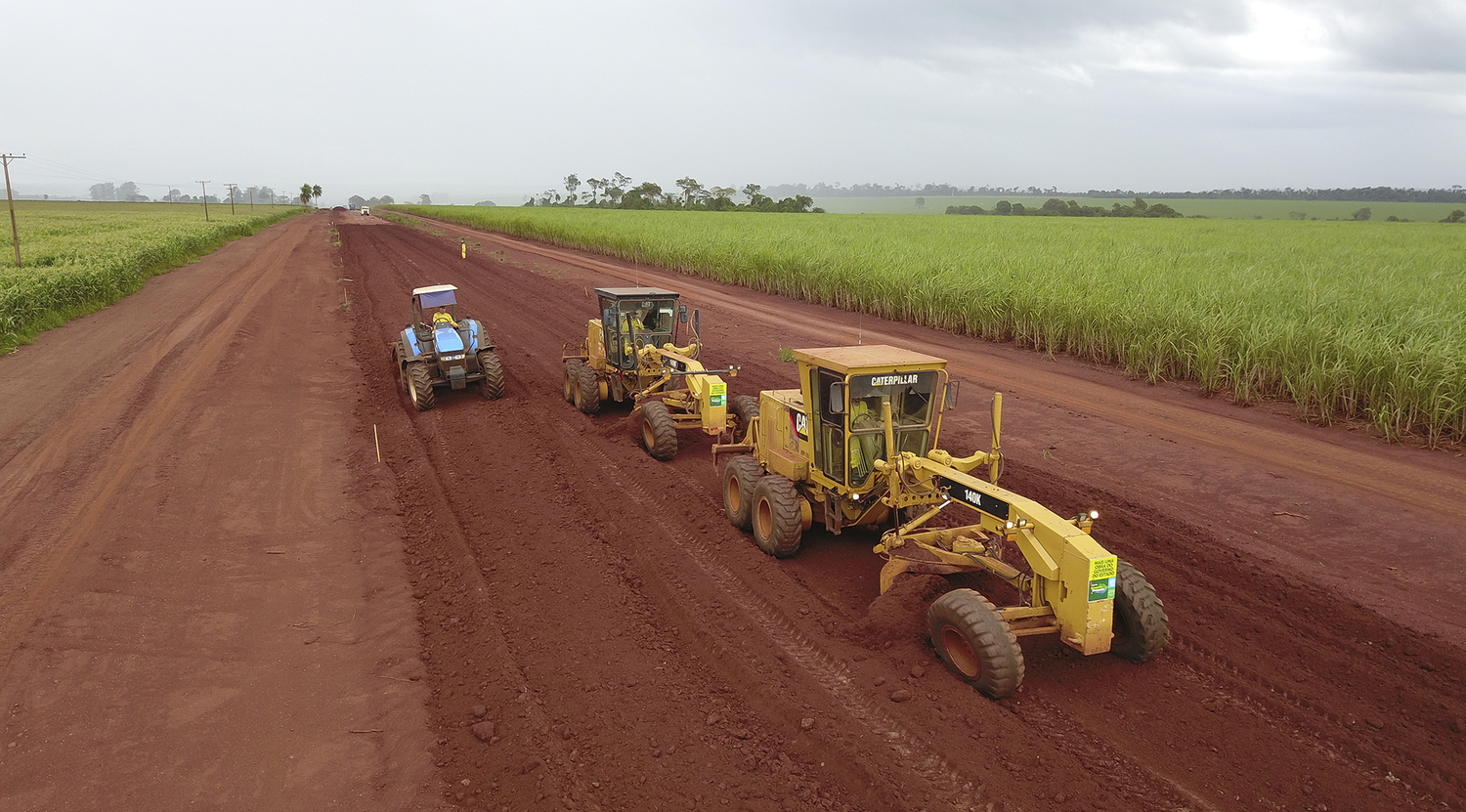 Obras de pavimentação na MS-278. 
