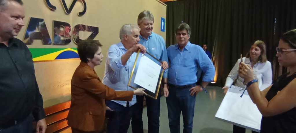 Em Uberada, Ministro Marcos Montes, secretário Nacional José Guilher Leal, Teresa Cristina e Jaime Verruck