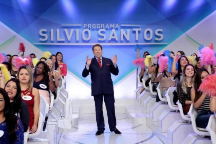 Nas redes sociais, Patrícia Abravanel anunciou que Silvio Santos voltou a gravar seu programa no SBT. 