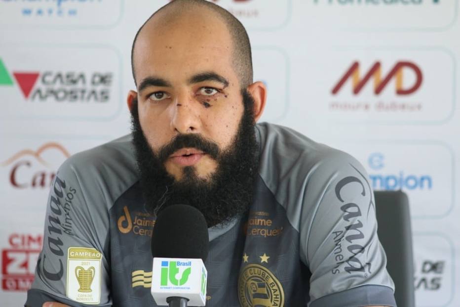 Danilo Fernandes, 33, passou por procedimento no olho, após ataque ao ônibus do Bahia.