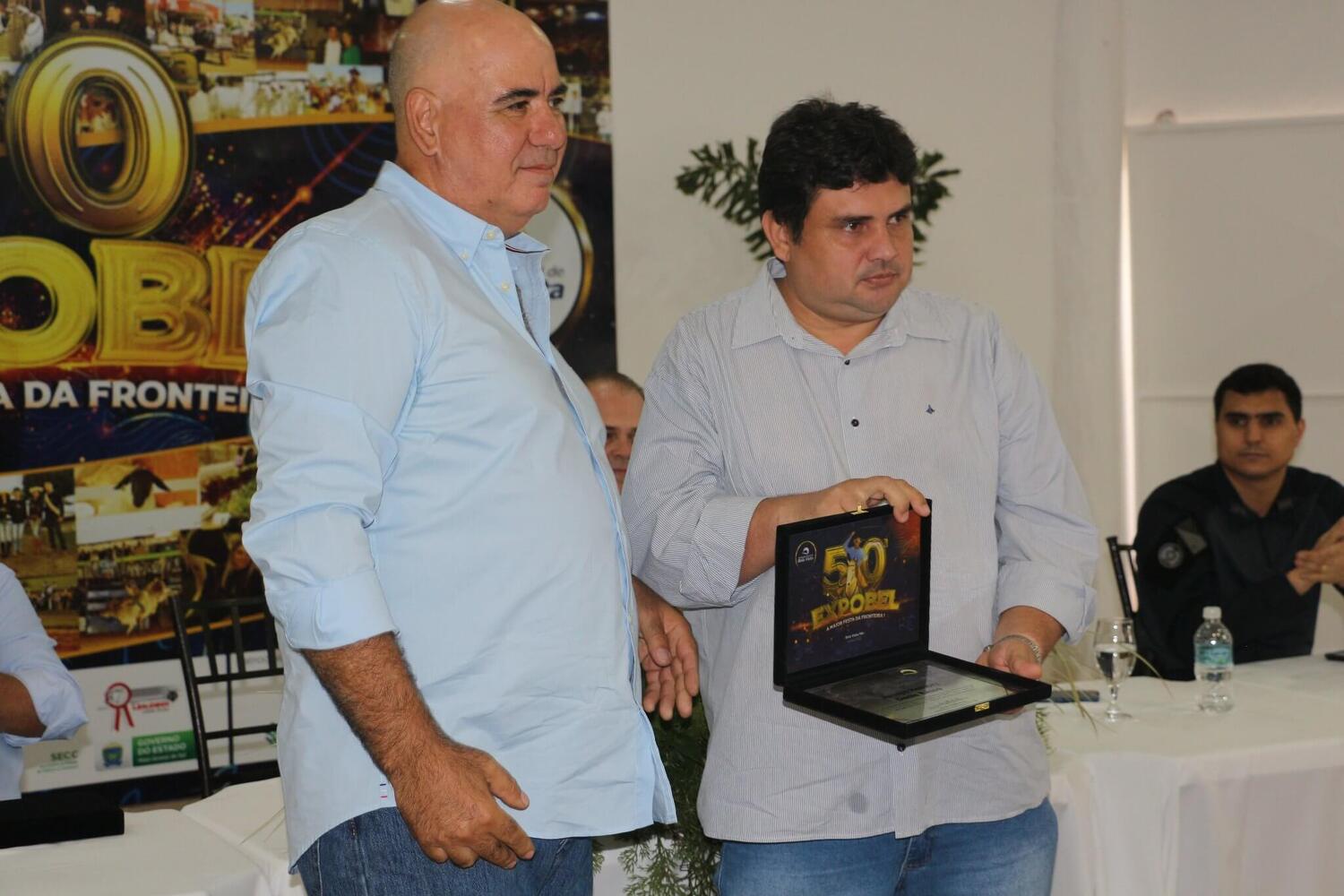 Presidente do Sindicato Rural de Bela Vista, Leandro Mello Acioly e presidente da Câmara Municipal, vereador Johnys Basso.