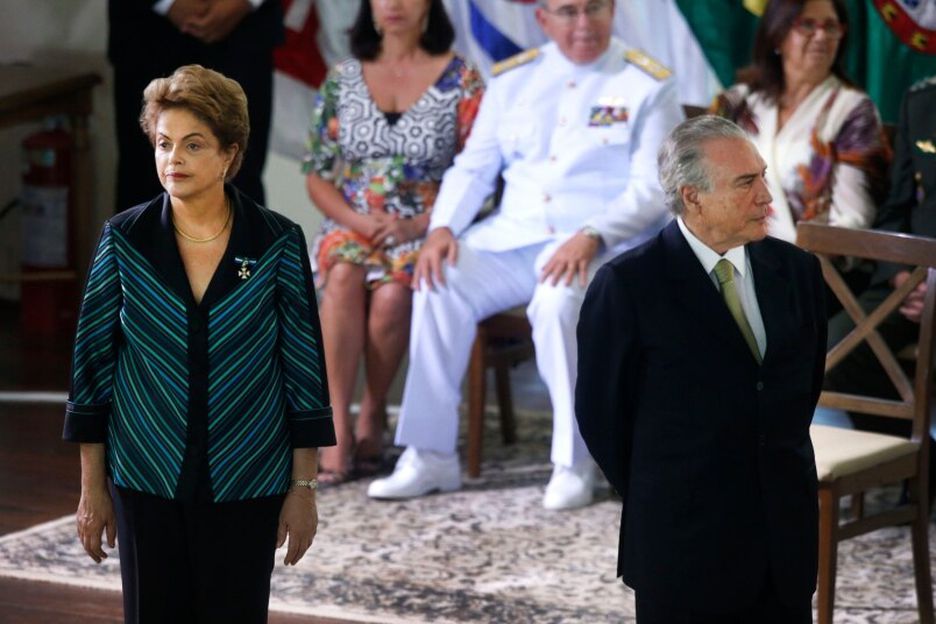 A ex-presidente Dilma Rousseff com o então vice-presidente Michel Temer em evento no Clube do Exército, em Brasília