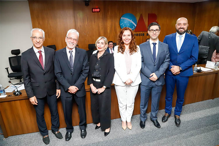 Hassan, Oswaldo, Regina, Katia, Cesar e Diego.