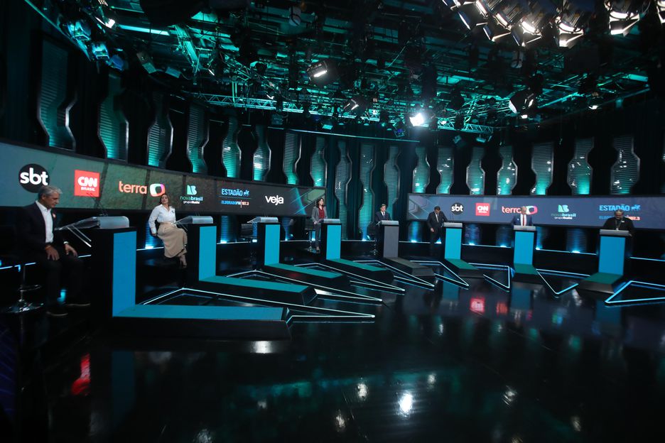 Jair Bolsonaro (PL), Ciro Gomes (PDT), Simone Tebet (MDB), Soraya Thronicke (União Brasil), Felipe d'Avila (Novo) e Padre Kelmon (PTB) durante debate organizado pelo Estadao e a Rádio Eldorado em parceria com SBT, CNN, Veja, Terra e Nova Brasil FM 