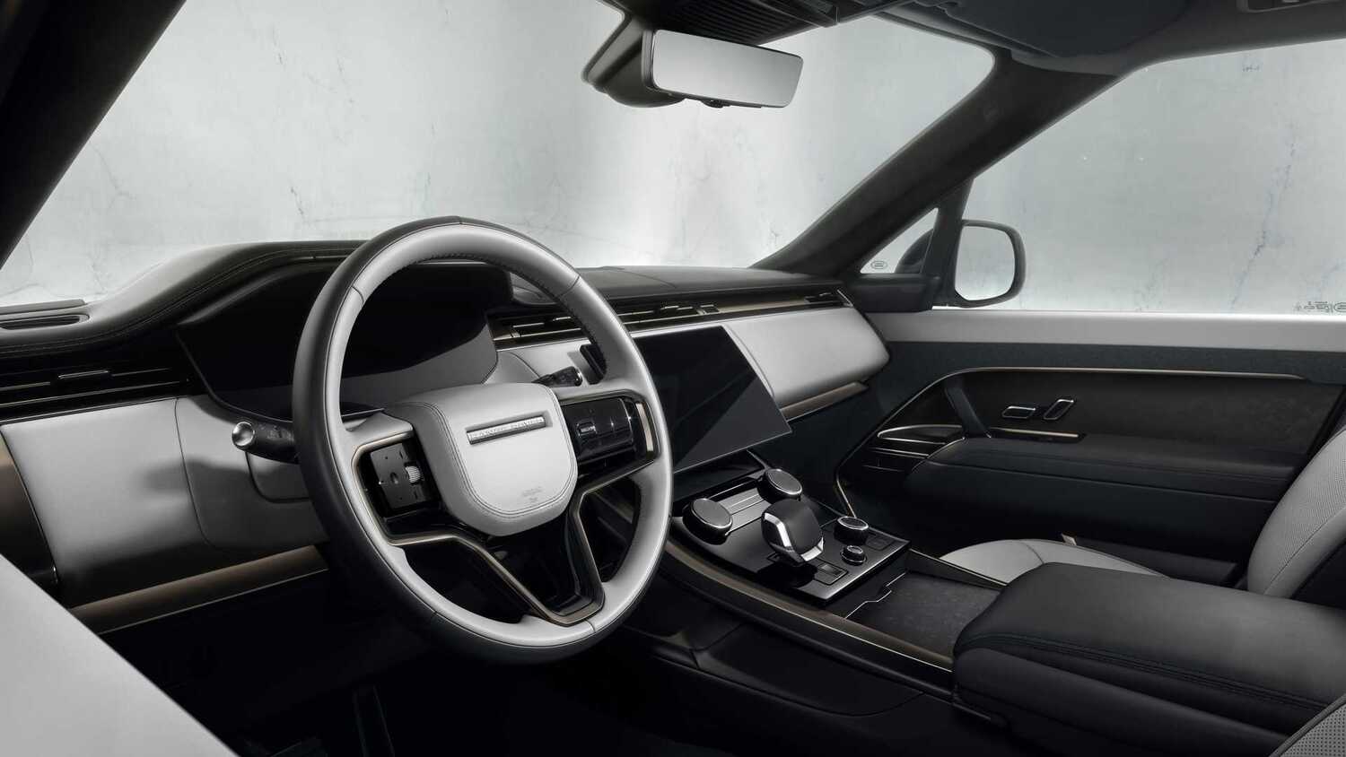 Entre os itens de tecnologia, o Novo Range Rover Sport oferece o mais avançado sistema de purificação da cabine da Land Rover, sistema de Som Meridian de última geração e a função de cancelamento ativo de ruído