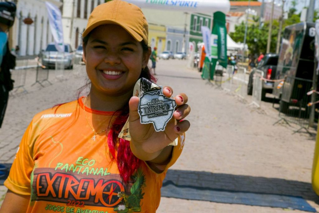 Medalha da maratona aquática (Foto: Clovis Neto) 