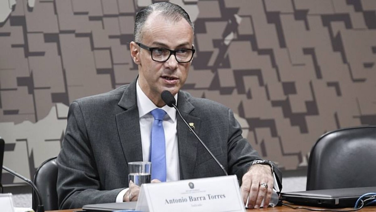 Presidente da Anvisa diz apoiar campanhas de vacinação traçadas  por novo governo