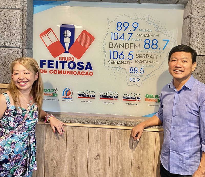 Érica Yamauti, da comissão organizadora do Festival do Japão de São Paulo e Claudio Sussumu Oikawa, coordendor do festival homônimo em Mato Grosso do Sul