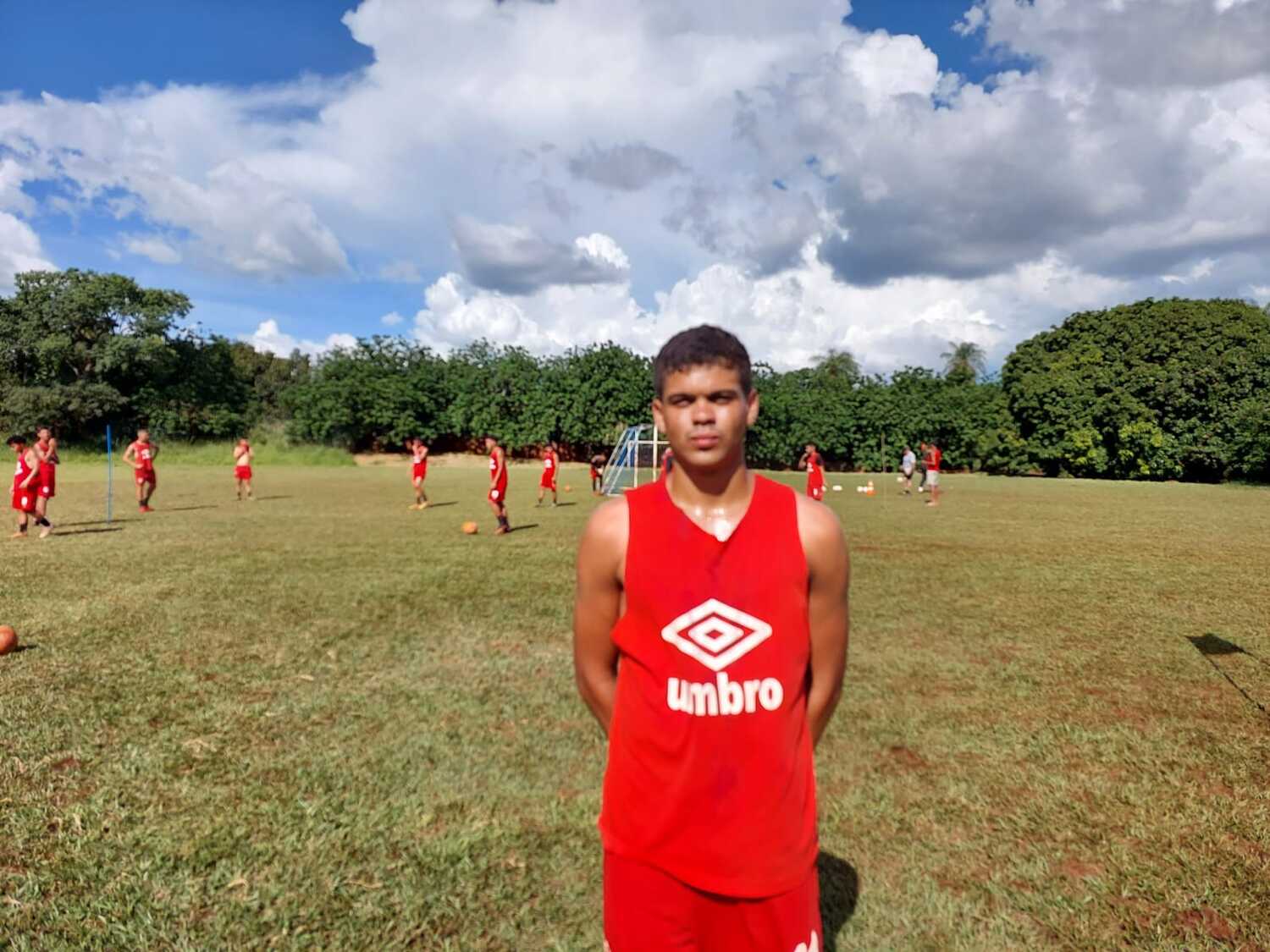 O zagueiro e volante do Comercial Paulo Cesar, de 18 anos