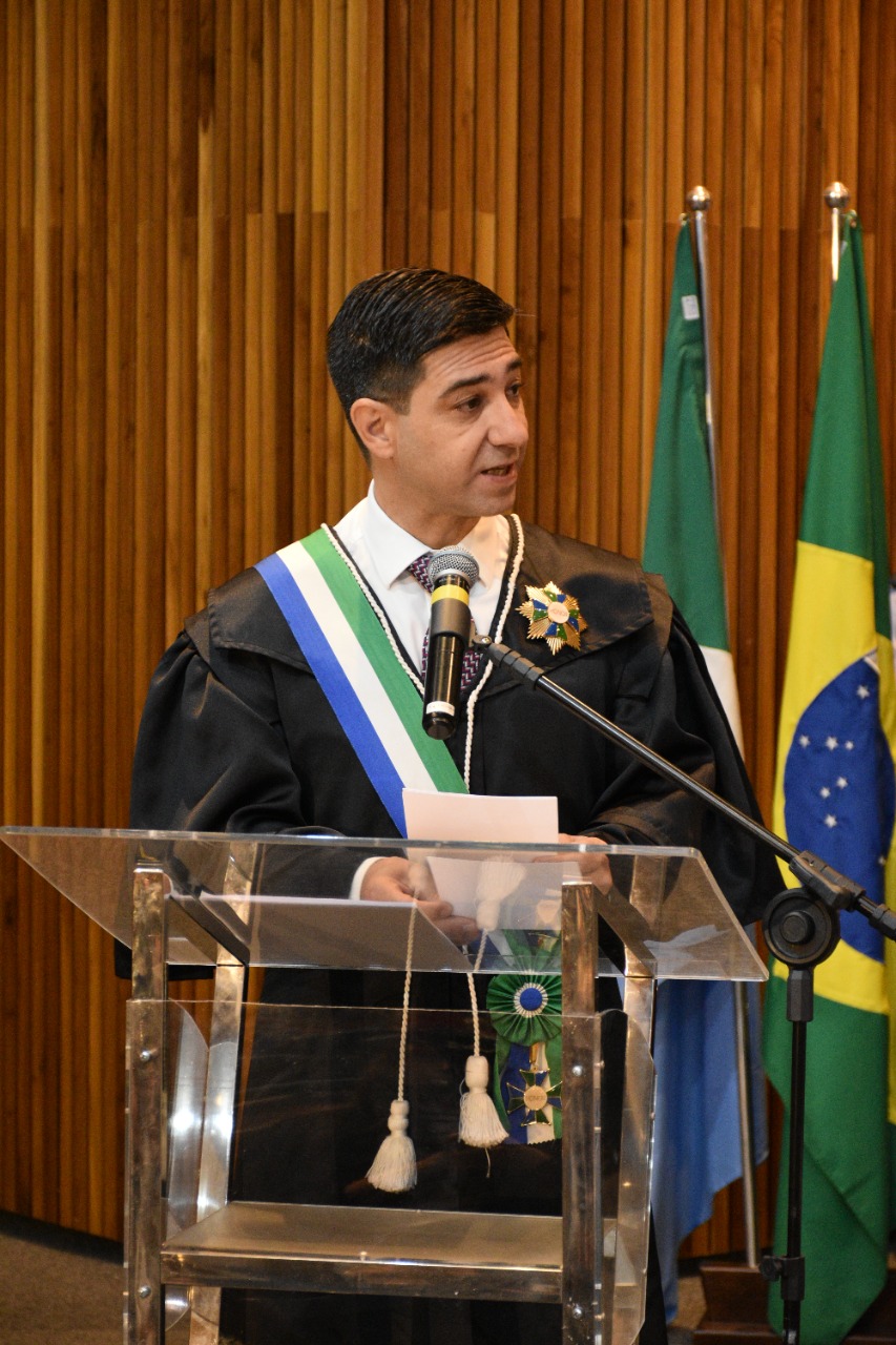 César Palumbo formou-se em Direito em 1998