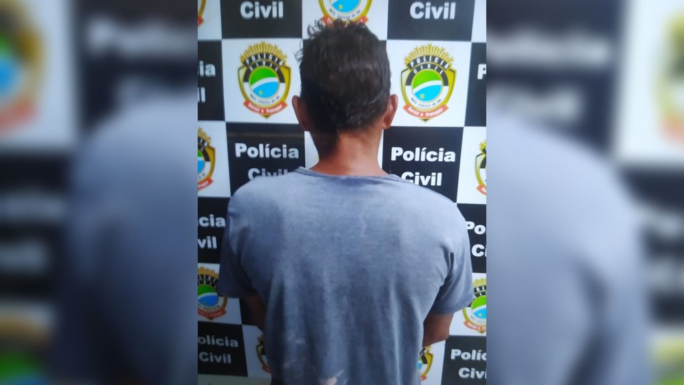 Suspeito foi preso em flagrante. 